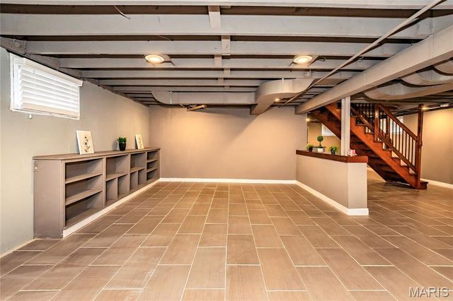 5689 Pernod Avenue, St Louis, MO 63139