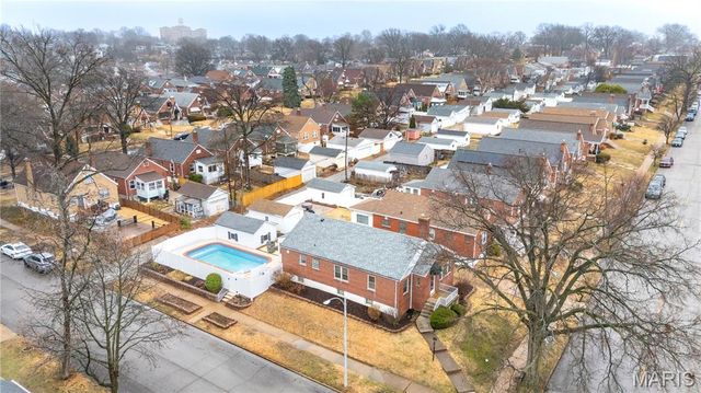 5689 Pernod Avenue, St Louis, MO 63139