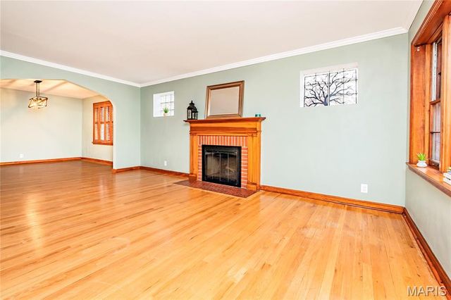 5689 Pernod Avenue, St Louis, MO 63139