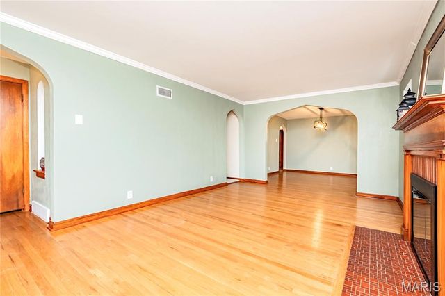 5689 Pernod Avenue, St Louis, MO 63139