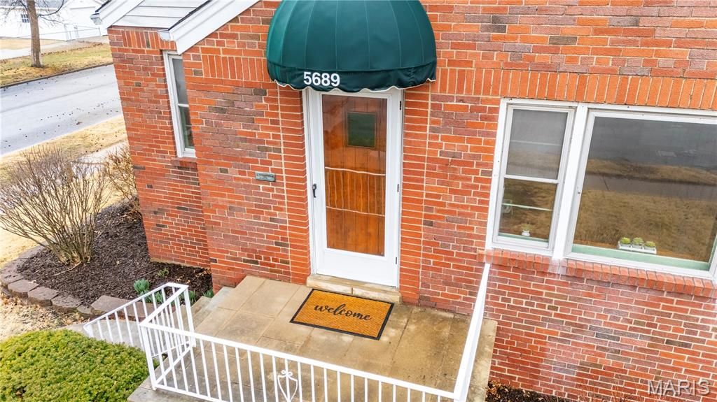 5689 Pernod Avenue, St Louis, MO 63139