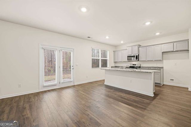 298 Friendship Oak Way, Hampton, GA 30228