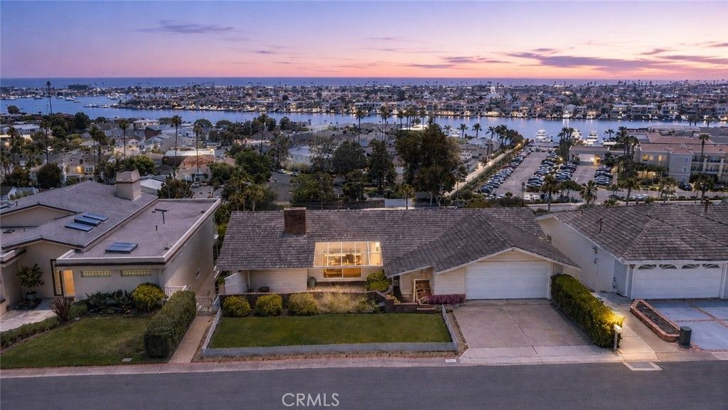 Image 1 of property listing at 801 Kings, Newport Beach, CA 92663