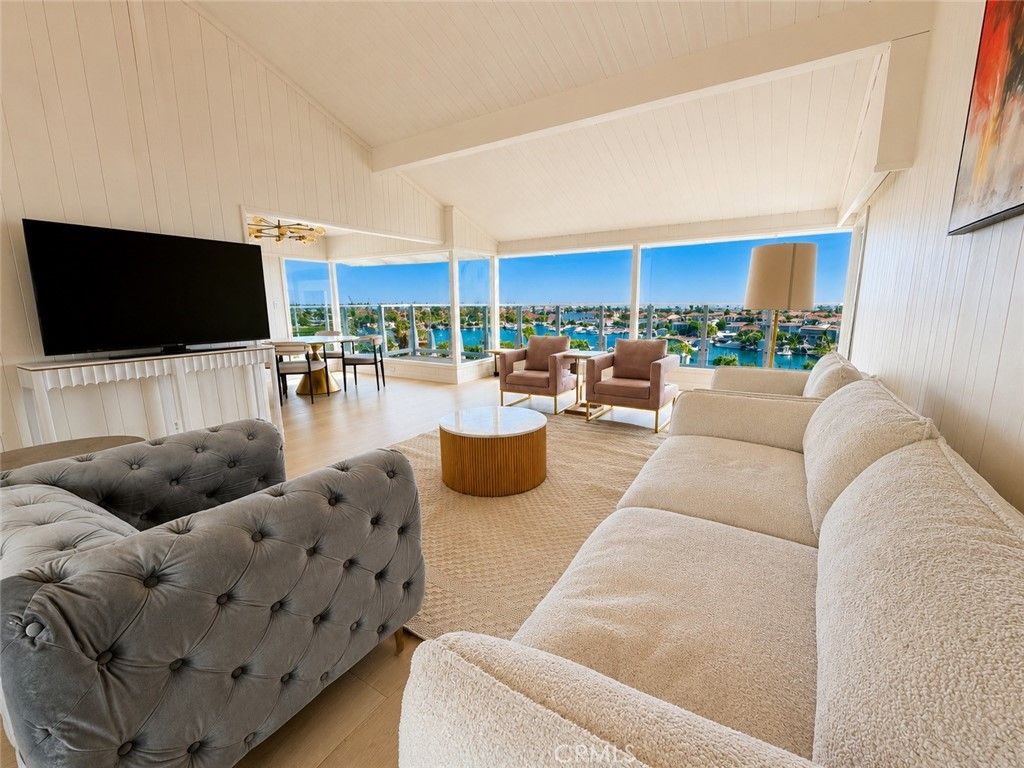 Image 6 of property listing at 801 Kings, Newport Beach, CA 92663