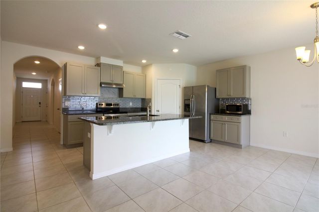 3021 COUNTRY CLUB CIRCLE, Winter Haven, FL 33881