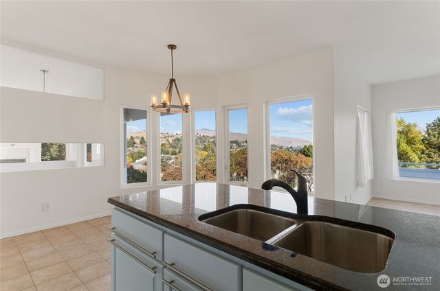 301 Canyon Place, Wenatchee, WA 98801