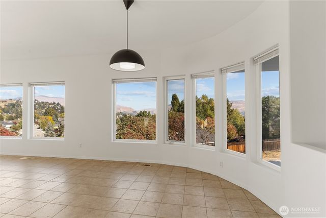 301 Canyon Place, Wenatchee, WA 98801