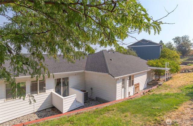 301 Canyon Place, Wenatchee, WA 98801