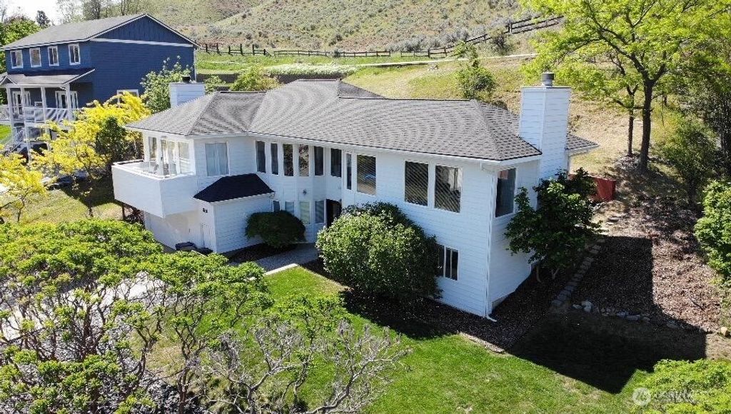 301 Canyon Place, Wenatchee, WA 98801