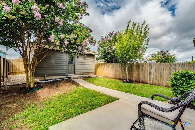 151 Friendship Oak Drive, San Marcos, TX 78666