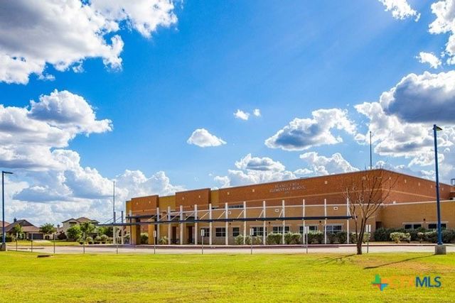 151 Friendship Oak Drive, San Marcos, TX 78666
