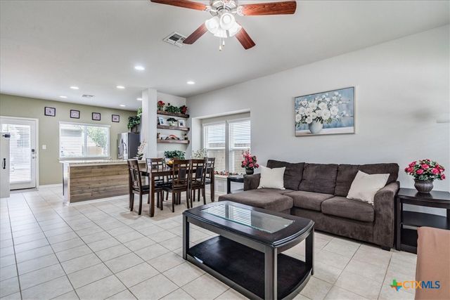 151 Friendship Oak Drive, San Marcos, TX 78666