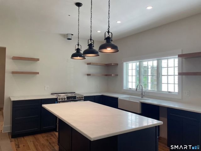 11 Evergreen Drive, Roxbury, CT 06783