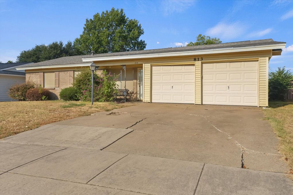813 Jerry Lane, Bedford, TX 76022 — photo 2
