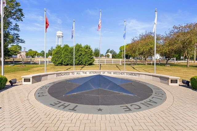 652 Penfield Street, Beecher, IL 60401