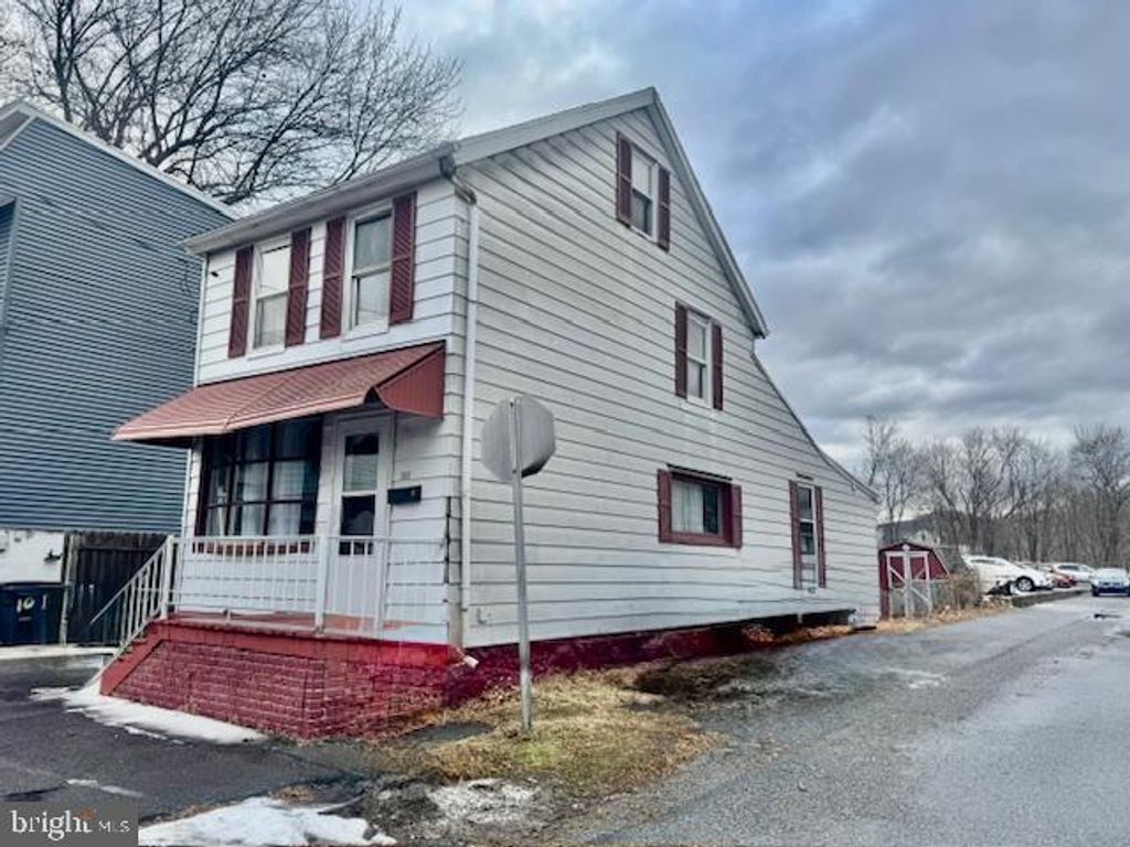 100 N JOHN ST, Girardville, PA 17935