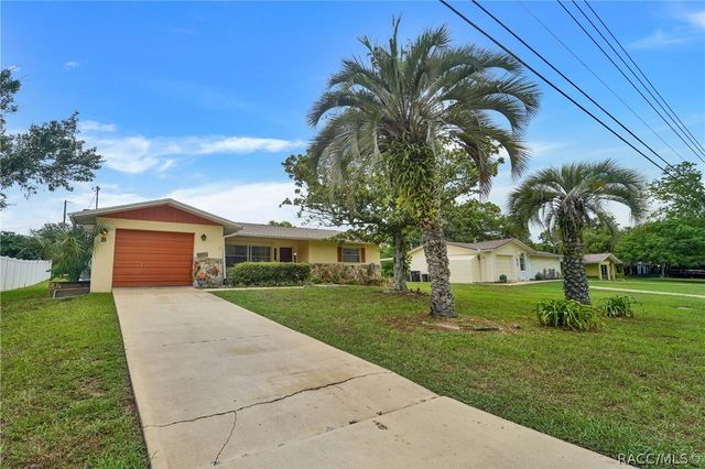 8 SJ Kellner Boulevard, Beverly Hills, FL 34465