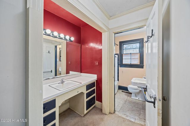 1709 S Elm Street, Greenville, NC 27858