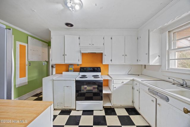 1709 S Elm Street, Greenville, NC 27858