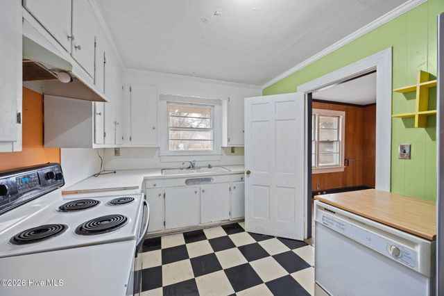 1709 S Elm Street, Greenville, NC 27858