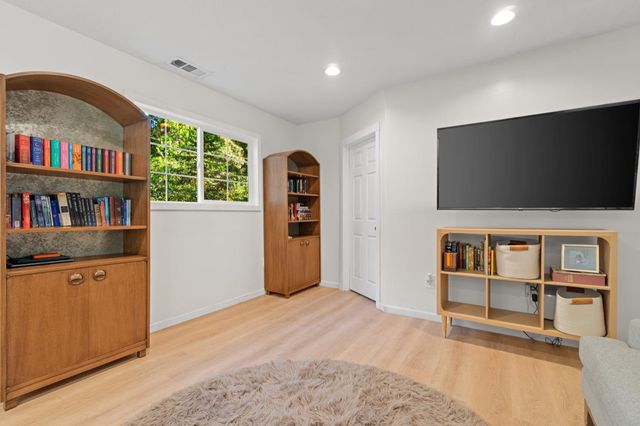 4934 Cedar Dr, Camino, CA 95709
