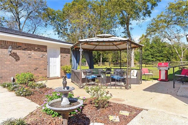 8090 Murray Hill Road, Irvington, AL 36544