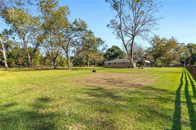 8090 Murray Hill Road, Irvington, AL 36544