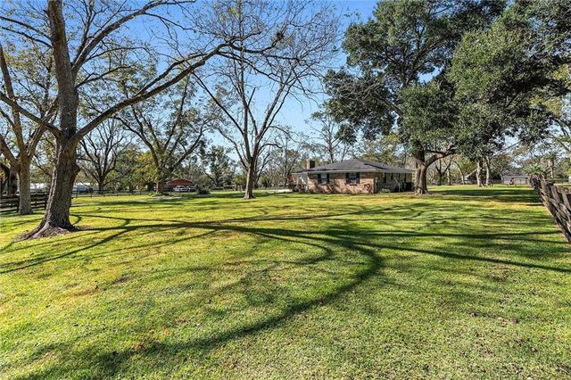 8090 Murray Hill Road, Irvington, AL 36544