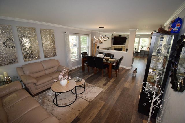 2002 Kennedy Drive, Mchenry, IL 60050