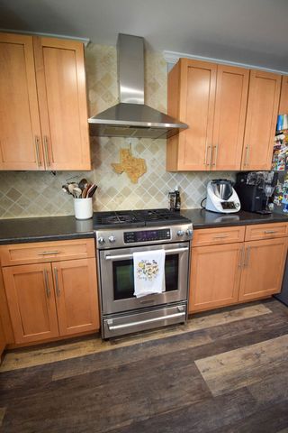 2002 Kennedy Drive, Mchenry, IL 60050