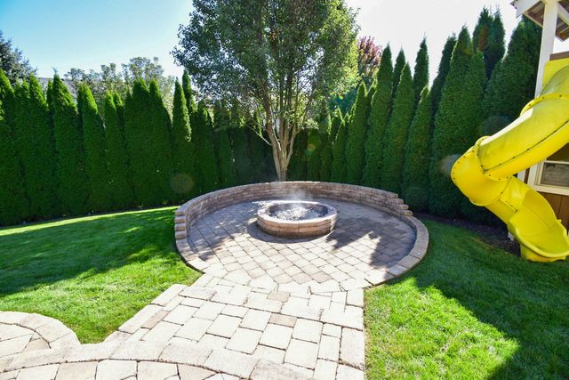 2002 Kennedy Drive, Mchenry, IL 60050