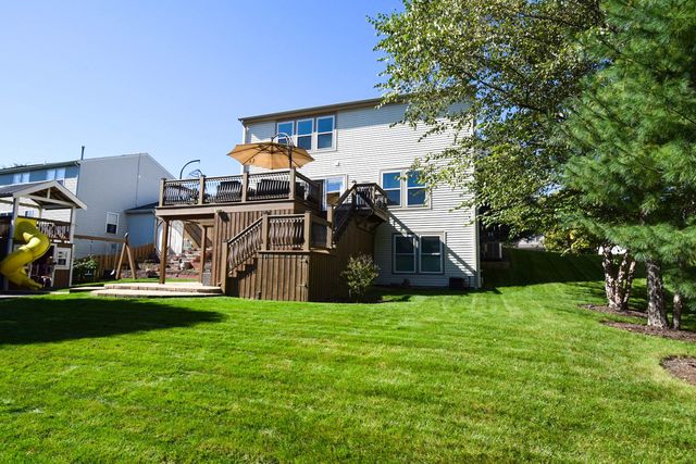 2002 Kennedy Drive, Mchenry, IL 60050