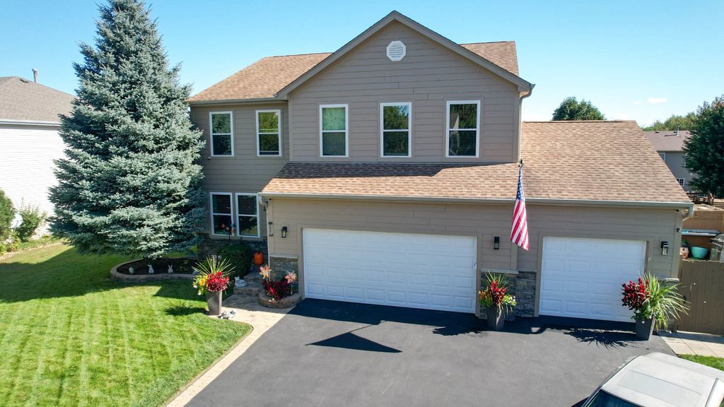 2002 Kennedy Drive, Mchenry, IL 60050