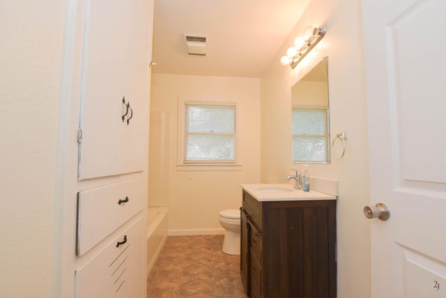 206 N Bishop Street, San Angelo, TX 76901