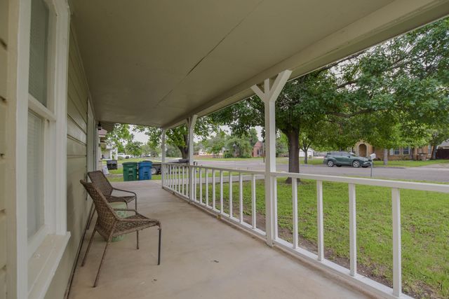 206 N Bishop Street, San Angelo, TX 76901