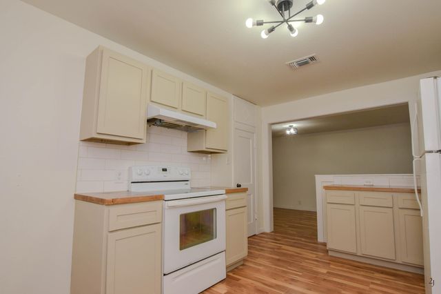 206 N Bishop Street, San Angelo, TX 76901