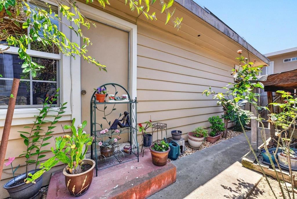 Image 23 of property listing at 55 Hill Avenue, Watsonville, CA 95076