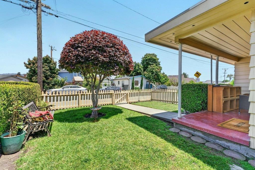 Image 3 of property listing at 55 Hill Avenue, Watsonville, CA 95076