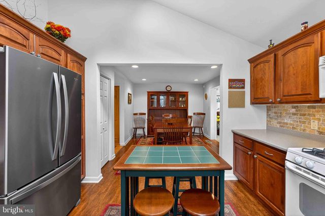 128 NAKORA DR, Blakeslee, PA 18610