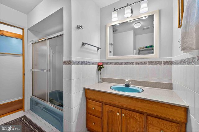 128 NAKORA DR, Blakeslee, PA 18610