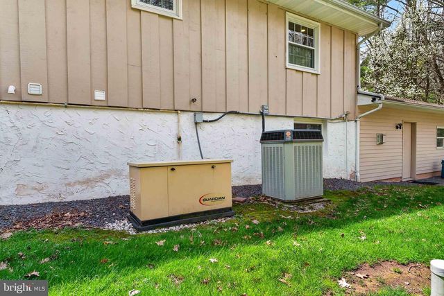128 NAKORA DR, Blakeslee, PA 18610