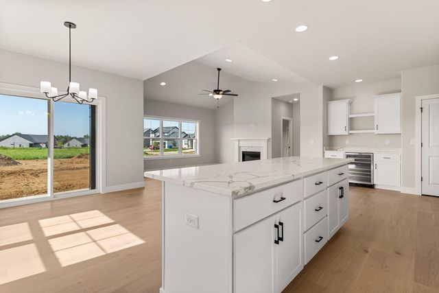 19 Meadow Drive, Monticello, IL 61856