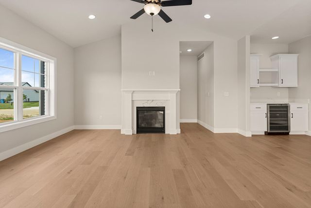 19 Meadow Drive, Monticello, IL 61856