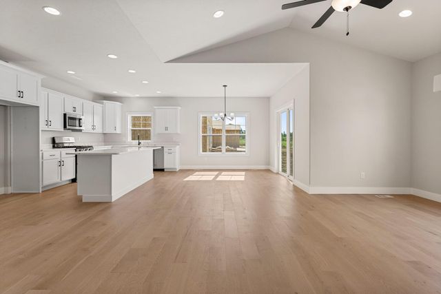 19 Meadow Drive, Monticello, IL 61856