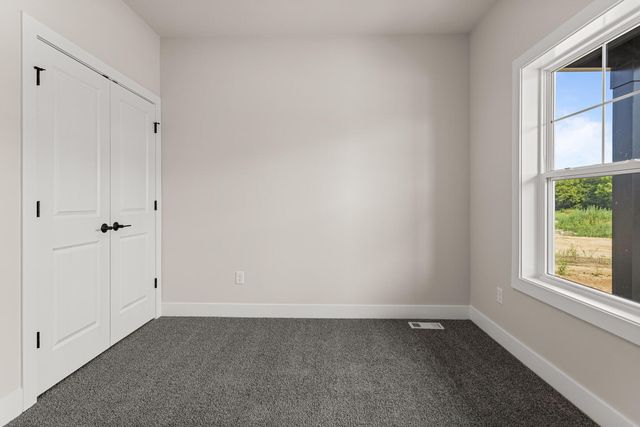 19 Meadow Drive, Monticello, IL 61856