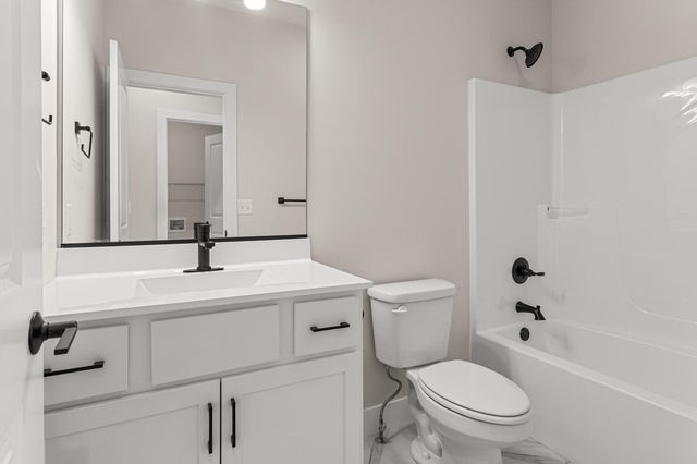 19 Meadow Drive, Monticello, IL 61856