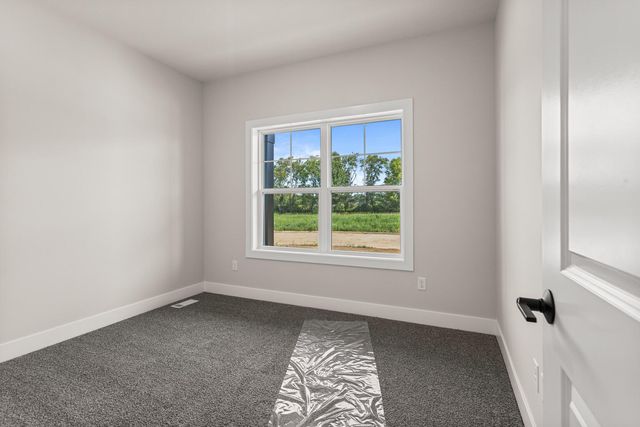 19 Meadow Drive, Monticello, IL 61856