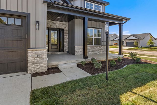 19 Meadow Drive, Monticello, IL 61856