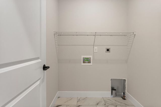 19 Meadow Drive, Monticello, IL 61856