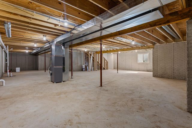 19 Meadow Drive, Monticello, IL 61856